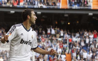 欧博官网-官方，大阪钢巴正式签下日本中场安部柊斗，曾效力比乙莫伦贝克